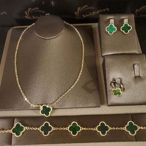 Relica Vca Set  size 9 ring. BRACELET NOT INCLUDED